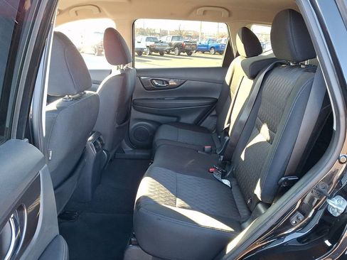 Used 2018 Nissan Rogue SV w/ Premium Package image 10