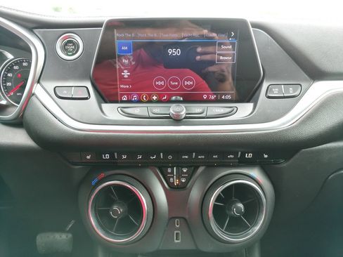 Used 2021 Chevrolet Blazer LT FWD image 26