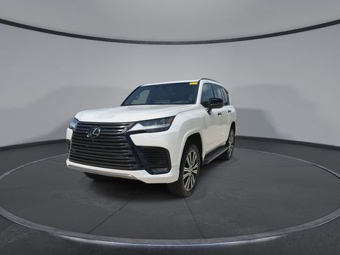 Used 2025 Lexus LX 600 4WD w/ Appearance Package image 4