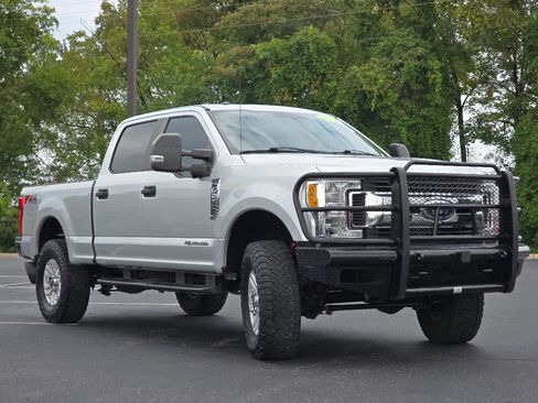 Used 2017 Ford F250 XL w/ STX Appearance Package AWD/4WD image 6