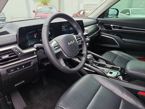 Used 2024 Kia Telluride S FWD image 14