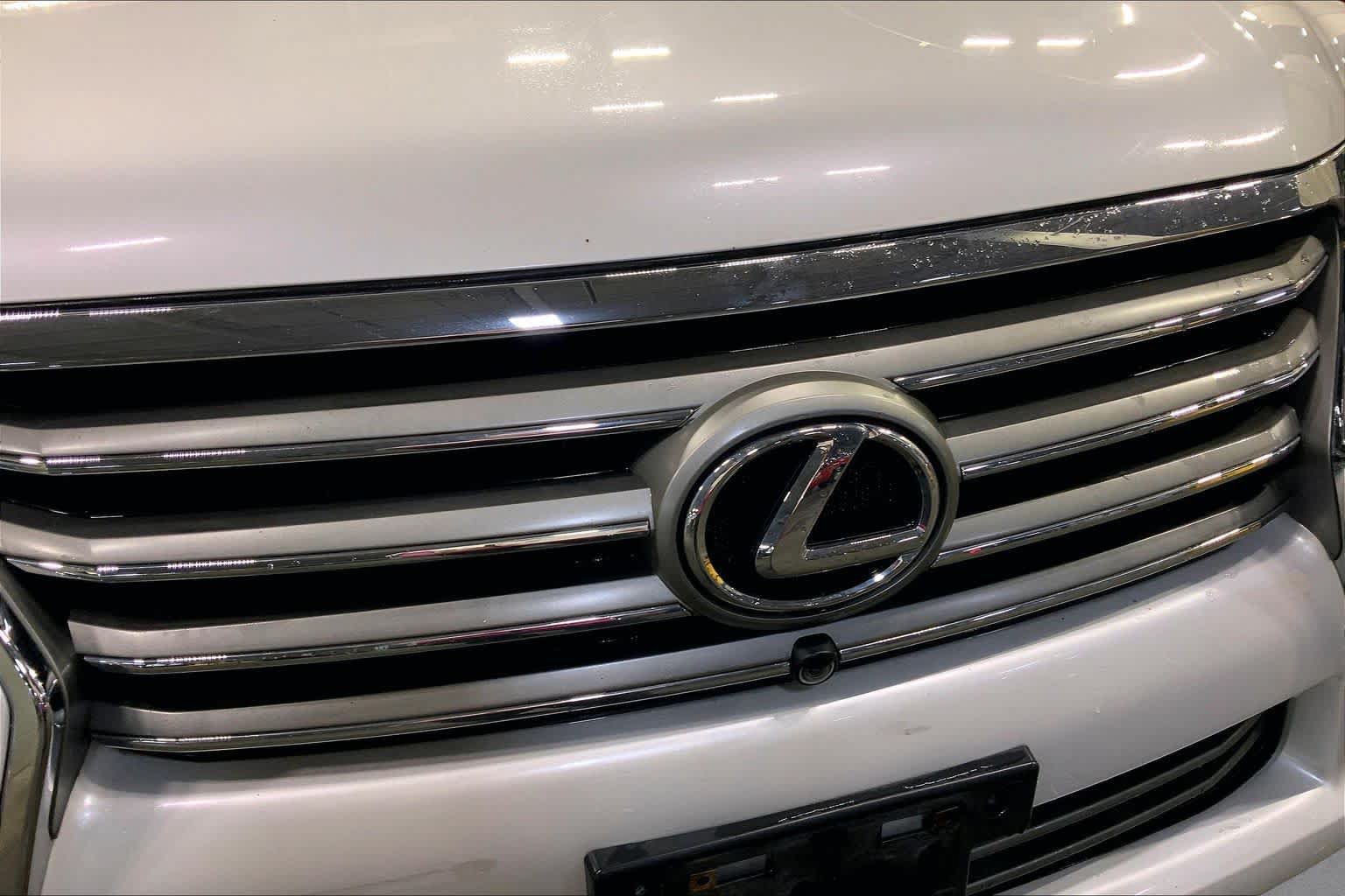 Used 2013 Lexus LX 570 4WD image 30