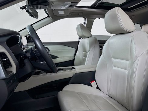 Used 2021 Nissan Rogue SL image 16