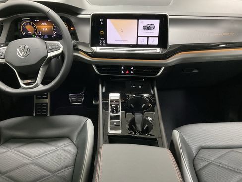 New 2026 Volkswagen Atlas Peak Edition image 12