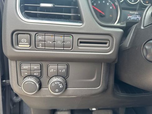 Used 2021 Chevrolet Suburban RST w/ Luxury Package image 29