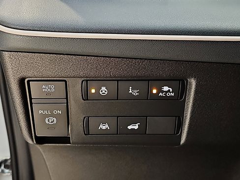 New 2026 Nissan Leaf Platinum+ w/ Cargo Package (Platinum+) image 18