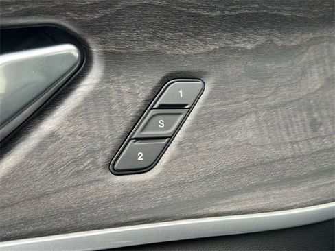 New 2025 Jeep Grand Cherokee L Limited w/ Luxury Tech Group II image 17