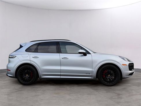 Used 2023 Porsche Cayenne GTS image 4