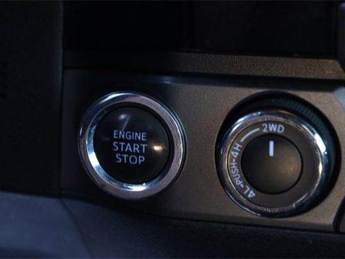 Used 2018 Toyota Tacoma TRD Off-Road image 16