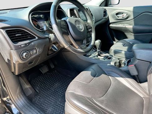 Used 2019 Jeep Cherokee Trailhawk AWD/4WD image 10