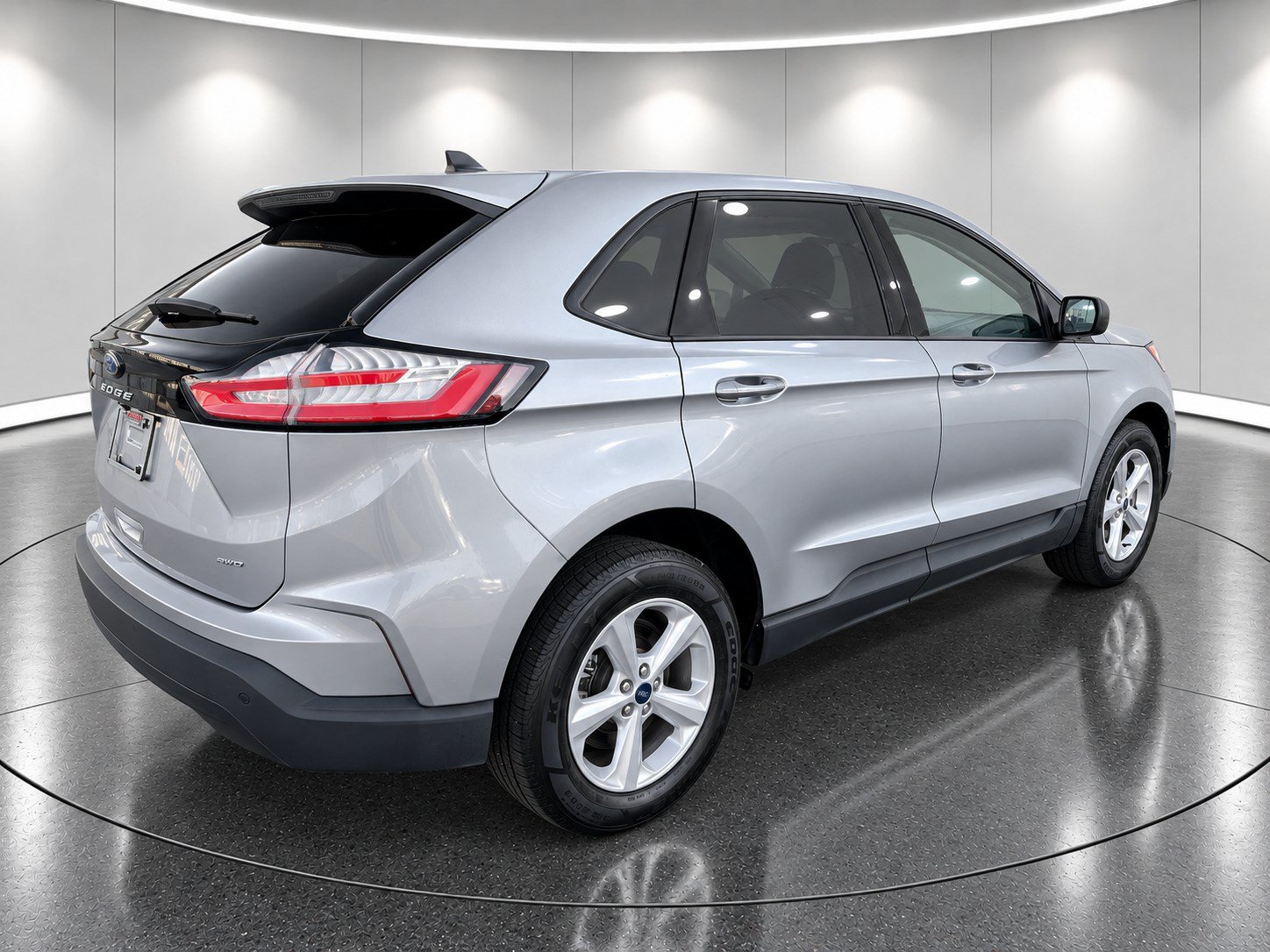 Used 2021 Ford Edge SE w/ Cargo Accessory Package AWD/4WD image 4