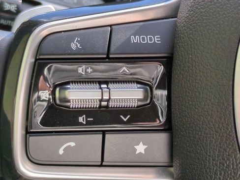 Certified 2025 Kia Sorento EX image 23