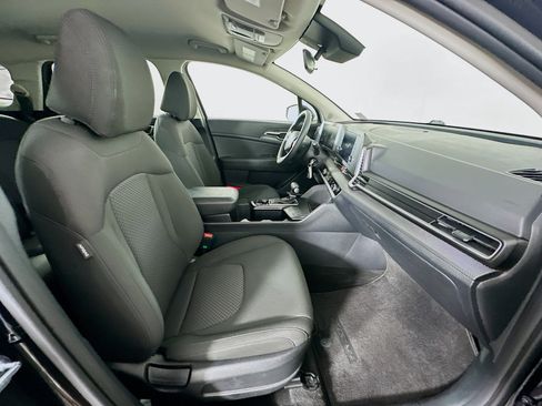 Used 2025 Kia Sportage LX FWD image 28