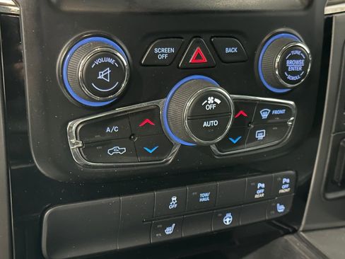 Used 2015 RAM 1500 Sport w/ Convenience Group image 23