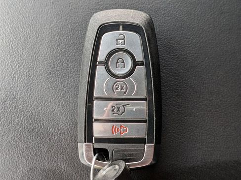 Certified 2022 Ford Explorer XLT w/ Equipment Group 202A image 29