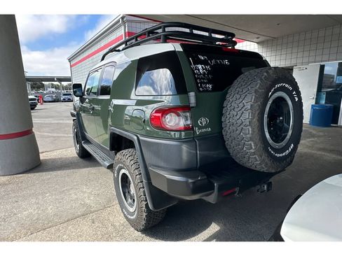 Used 2013 Toyota FJ Cruiser 4WD w/ Upgrade Pkg image 6