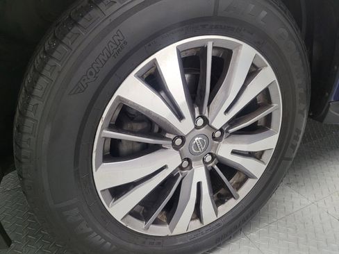 Used 2019 Nissan Pathfinder SV image 31