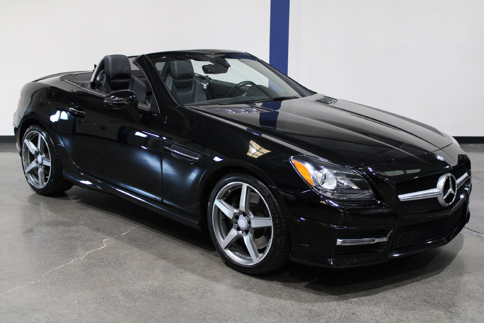 Used 2015 Mercedes-Benz SLK 250 image 8