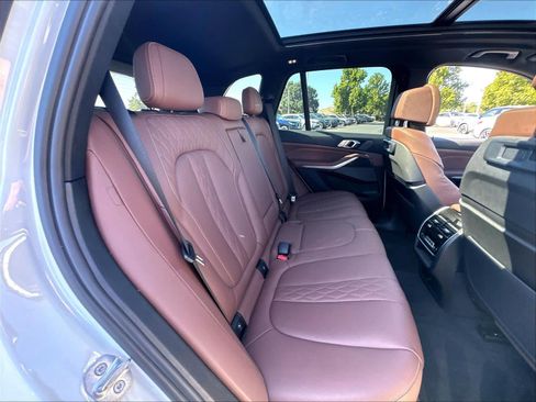 Used 2022 BMW X5 M50i AWD/4WD image 26