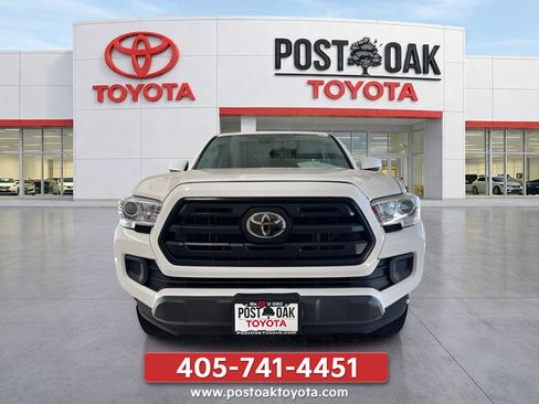Used 2019 Toyota Tacoma SR w/ SR Convenience Package RWD image 2