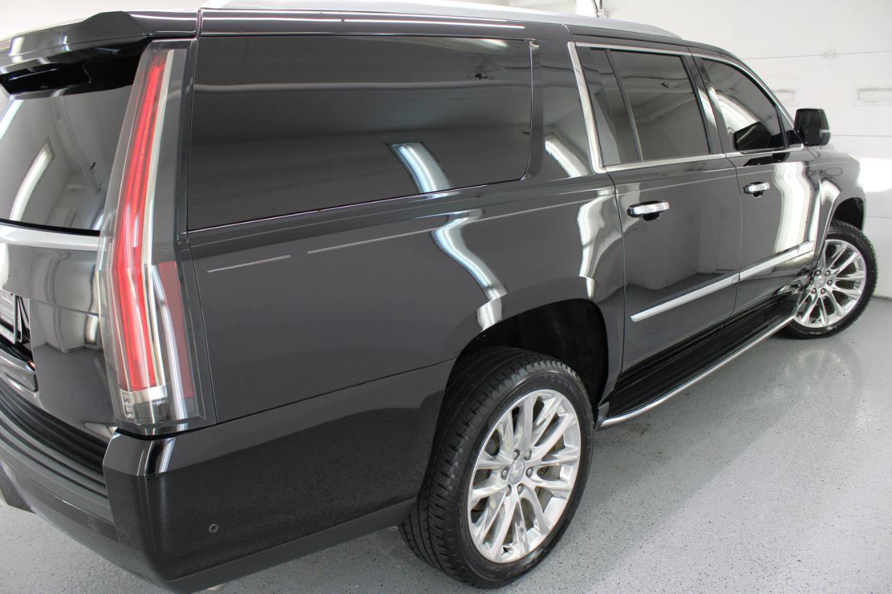 Used 2019 Cadillac Escalade ESV Luxury RWD image 15