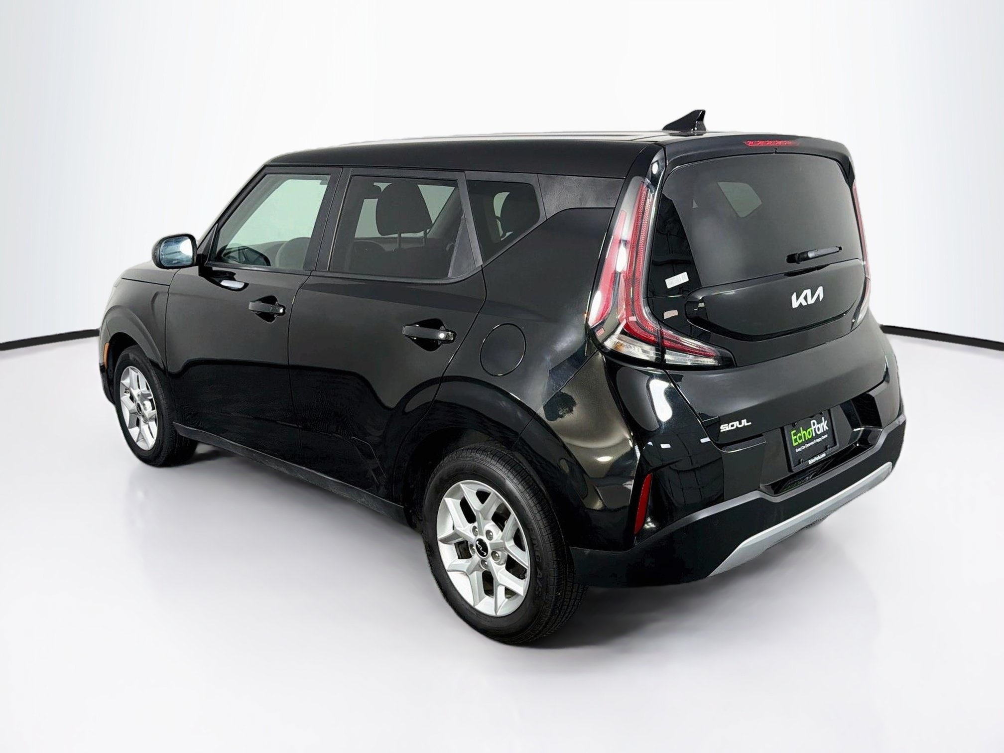 Used 2025 Kia Soul LX w/ LX Technology Package FWD image 5