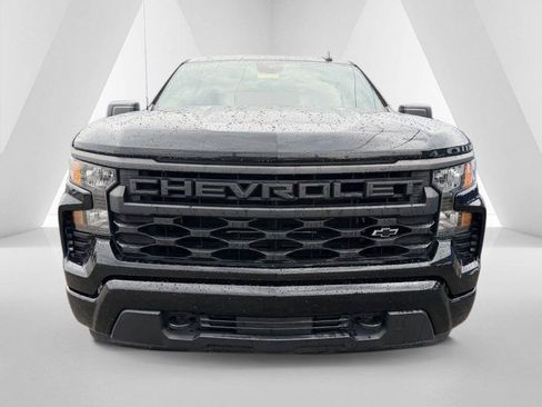 Used 2023 Chevrolet Silverado 1500 Custom image 2