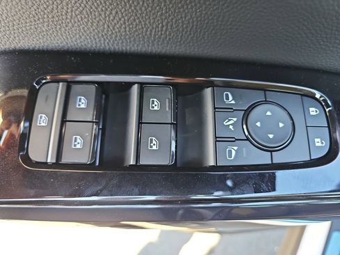 New 2026 Nissan Pathfinder Platinum image 31