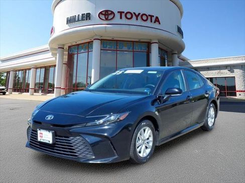 Certified 2025 Toyota Camry LE FWD image 1