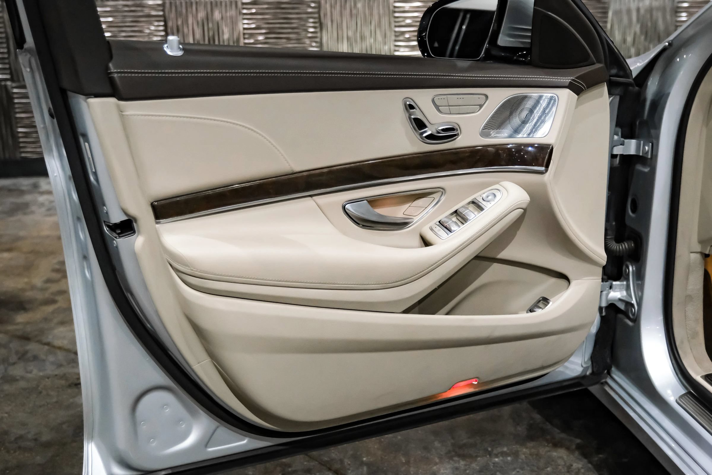 Used 2019 Mercedes-Benz S 450 Sedan image 37
