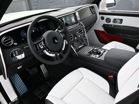 New 2026 Rolls-Royce Cullinan AWD/4WD image 4