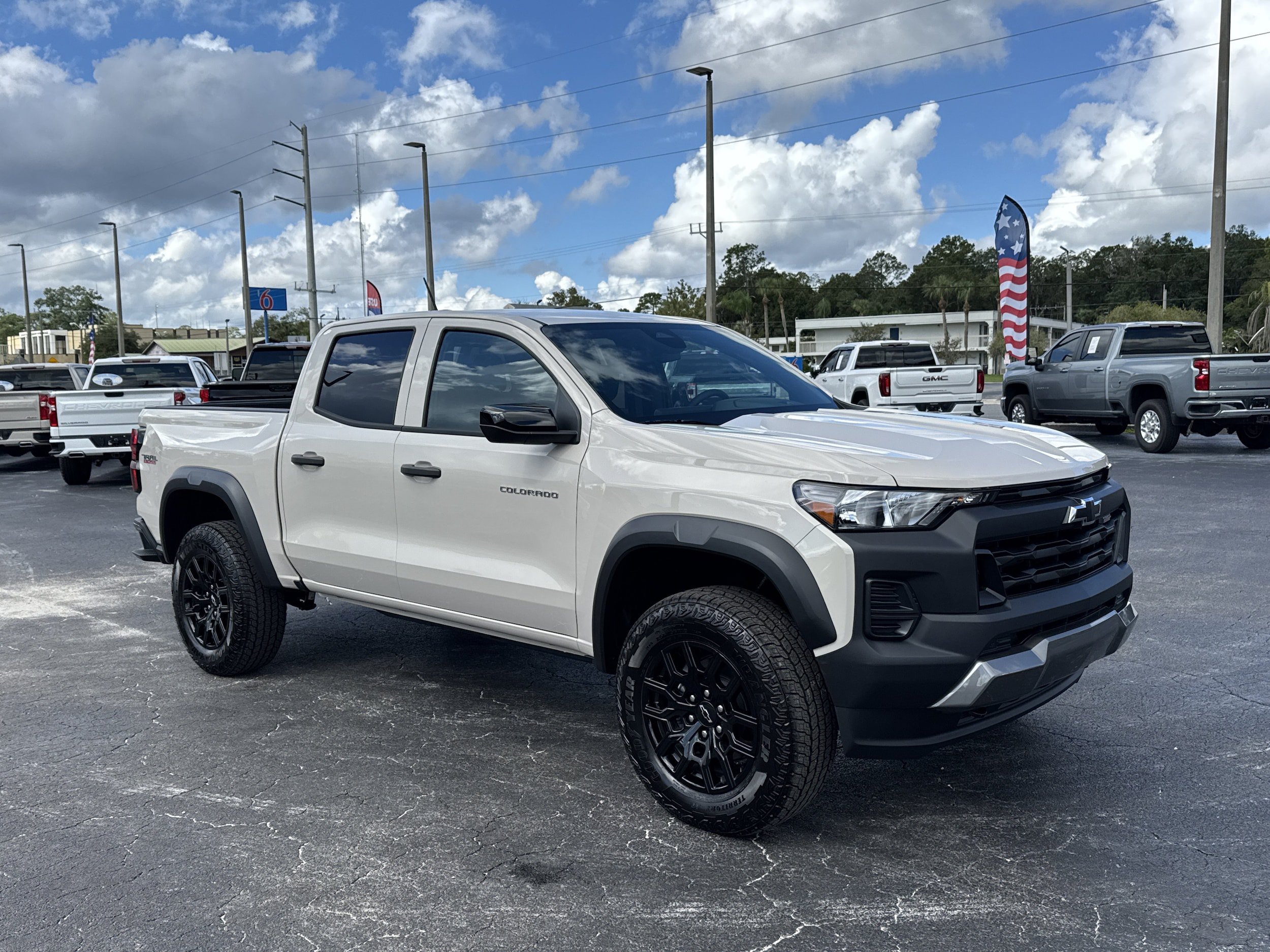 New 2026 Chevrolet Colorado Trail Boss AWD/4WD image 2