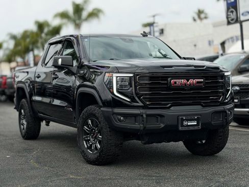 Used 2024 GMC Sierra 1500 AT4X image 2