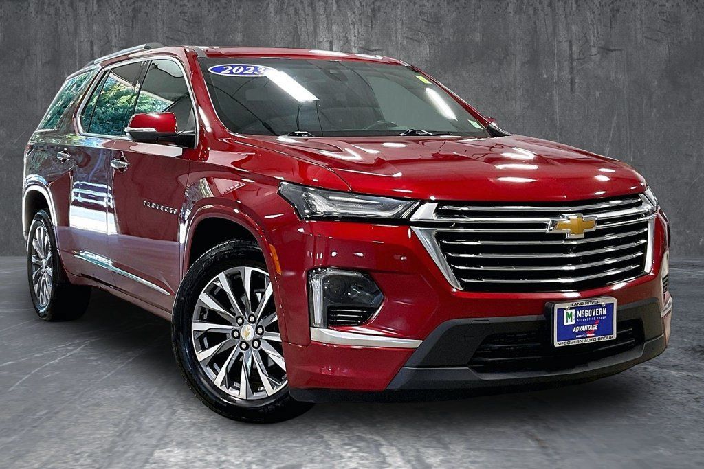 Used 2023 Chevrolet Traverse Premier AWD/4WD image 3