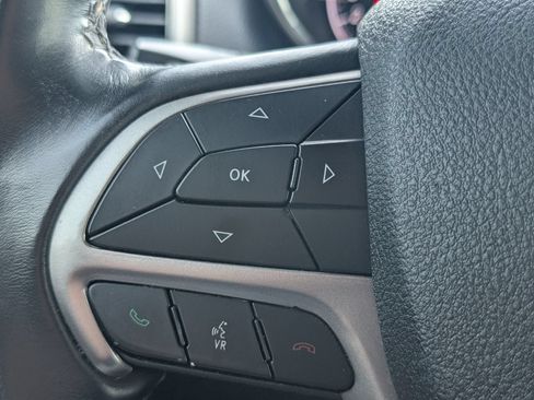 Used 2018 Jeep Grand Cherokee Laredo RWD image 13