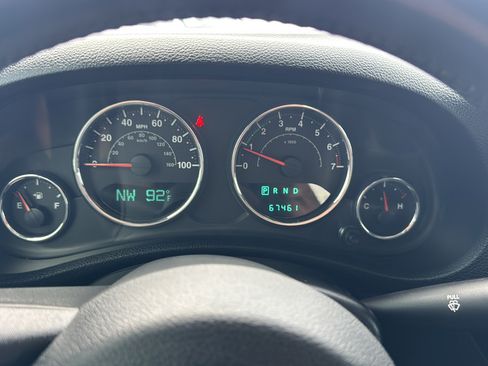 Used 2013 Jeep Wrangler Unlimited Sahara w/ Connectivity Group AWD/4WD image 29