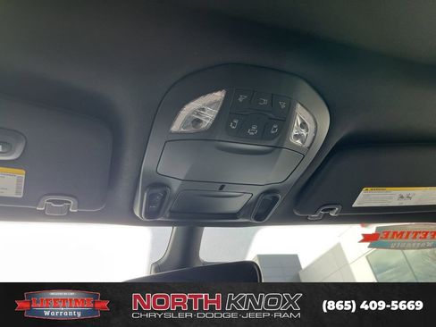 New 2026 Chrysler Pacifica Limited FWD image 11