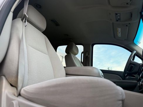 Used 2007 Chevrolet Suburban LT AWD/4WD image 15