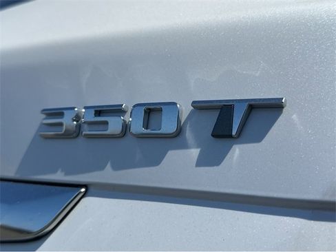 New 2025 Cadillac XT5 Luxury image 34