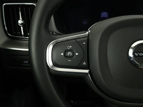 Certified 2024 Volvo XC60 B5 Core AWD/4WD image 10