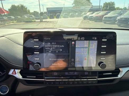 Used 2021 Toyota Sienna Limited FWD image 14