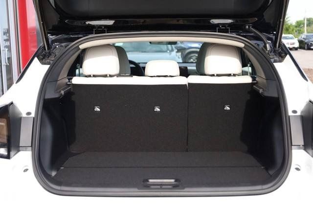 New 2026 Nissan Leaf Platinum+ w/ Cargo Package (Platinum+) FWD image 7