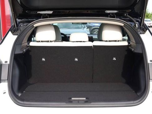 New 2026 Nissan Leaf Platinum+ w/ Cargo Package (Platinum+) FWD image 7