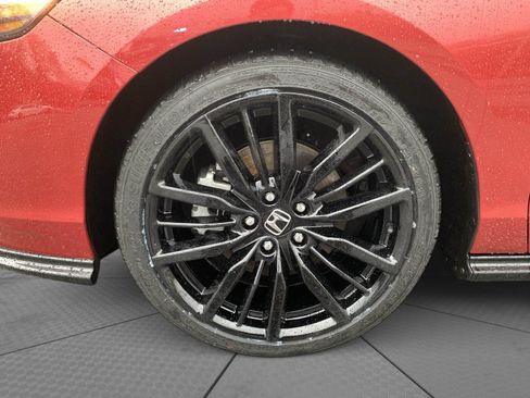 Used 2023 Honda Accord Touring image 9