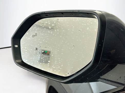 Used 2025 Volkswagen Atlas SE image 16