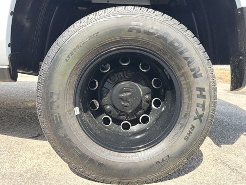 Used 2024 RAM 3500 Big Horn w/ Night Edition AWD/4WD image 13