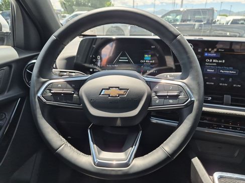 Used 2025 Chevrolet Equinox LT w/ Safety and Technology Package AWD/4WD image 19