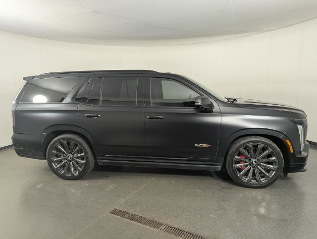 Used 2025 Cadillac Escalade V AWD/4WD image 8