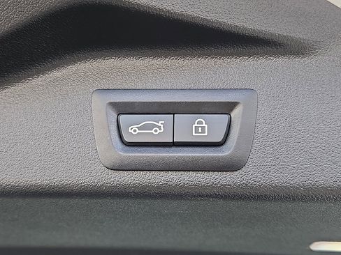 Certified 2022 BMW X5 xDrive40i w/ M Sport Package image 29