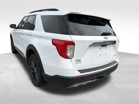 Used 2020 Ford Explorer XLT w/ Equipment Group 202A AWD/4WD image 4
